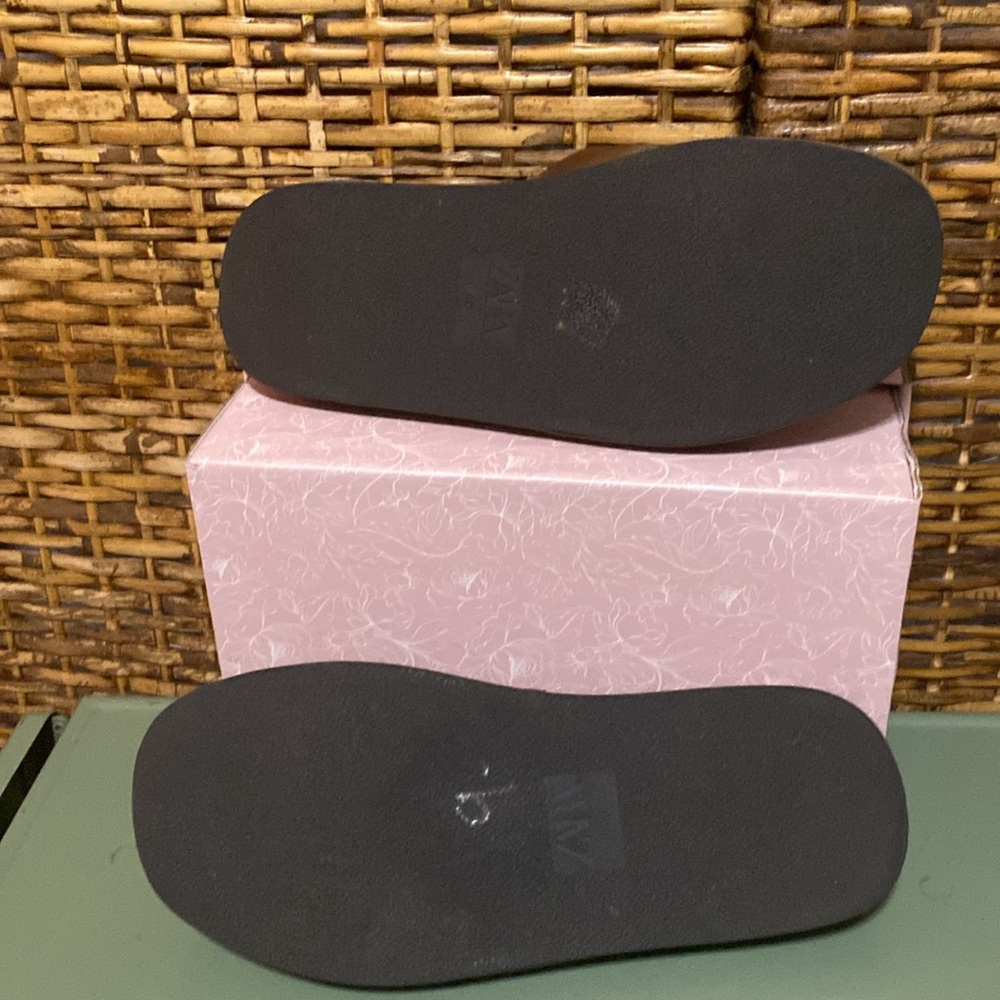 NWOB ZARA Satin Olive green and black Platform Sandals w/defects  40, USA 8.5 - Picture 6 of 9